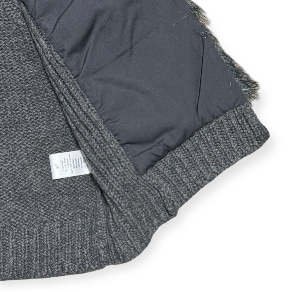 037 HUDSON’S BAY COMPANY Vintage Women’s Faux Fur Knitted Vest - Grey, Small - Picture 4 of 7